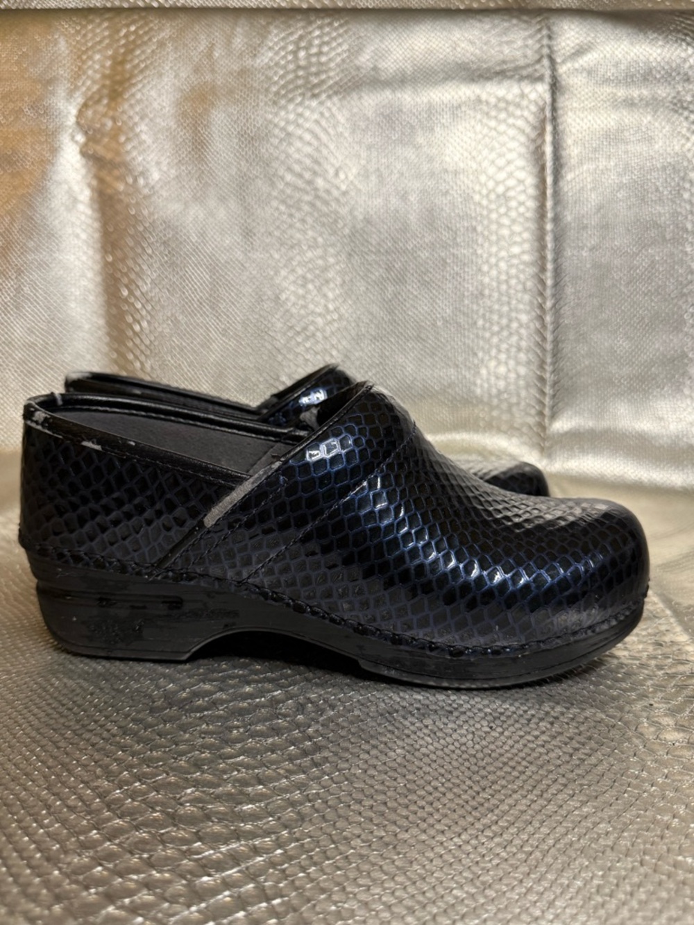 DANSKO XP clogs. Size 37. Dark Navy Blue. Top of the line comfort in Dansko.